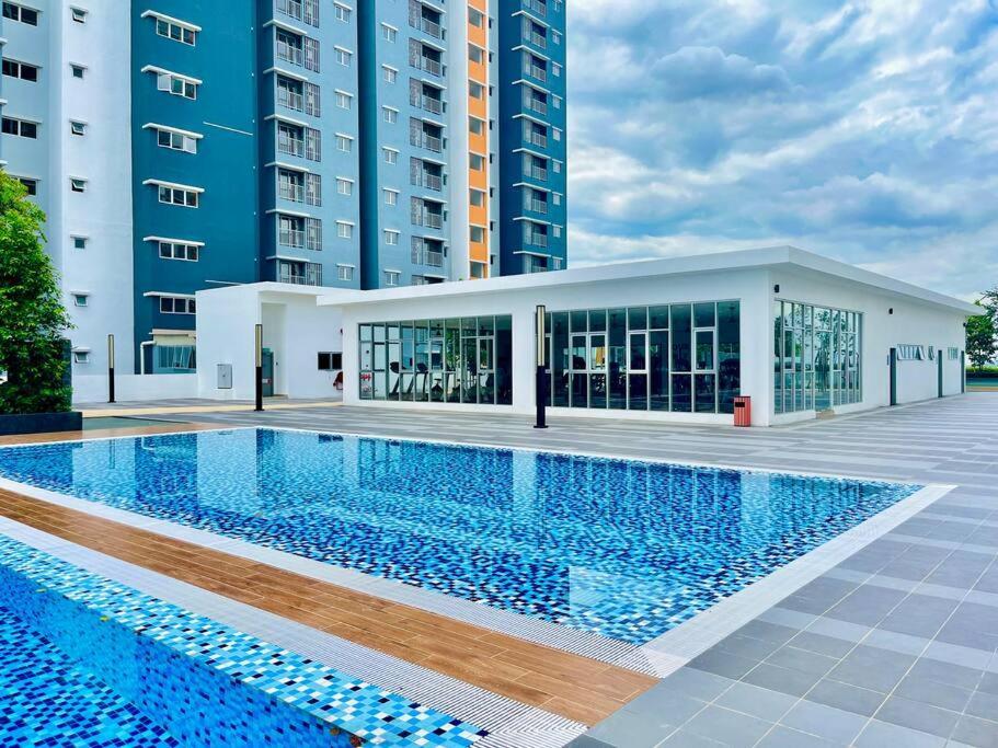 3bdr Designer Deluxe @klia Apartment
